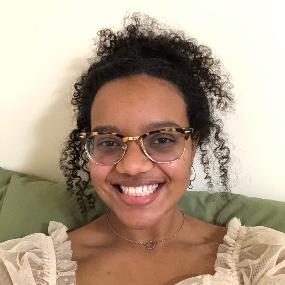 Meet your Posher, Alexis